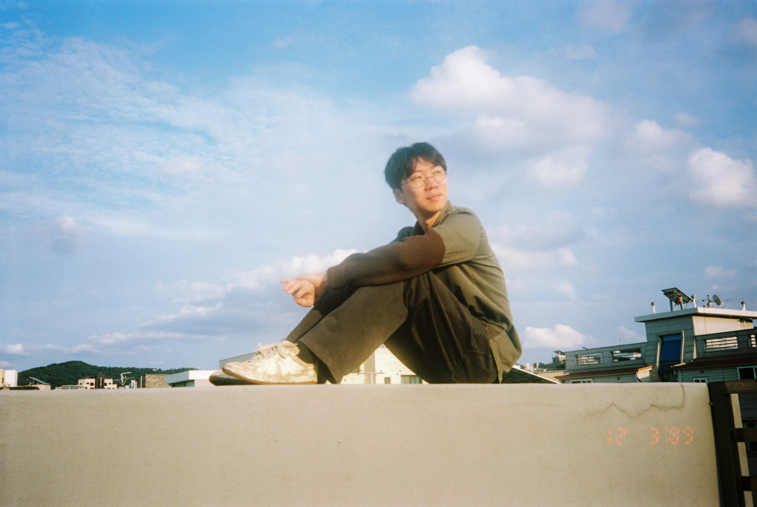 INTERVIEW | Noridogam (Silica Gel’s Kim Chunchu): Inside the Korean “Field Guide to Play” Solo Project and the Truthbuster Tour.